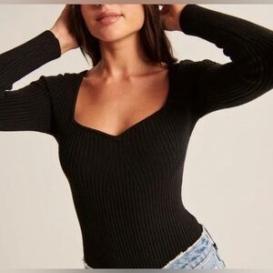 Abercrombie and fitch black sweetheart neckline 
Size medium ribbed